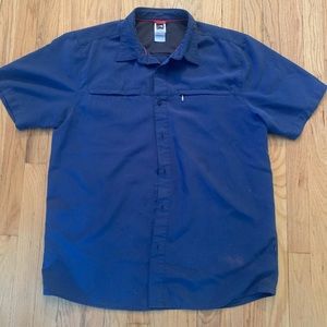 Lg  the North Face Short sleeve button down